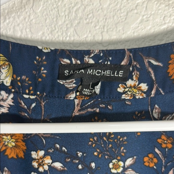 Floral Navy Women's Top L - Picture 4 of 6